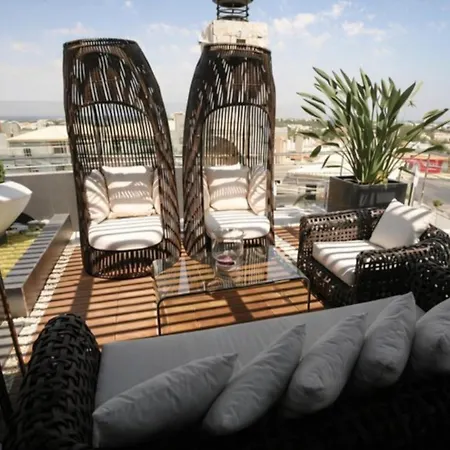 Penthouse Grand Noir 기아