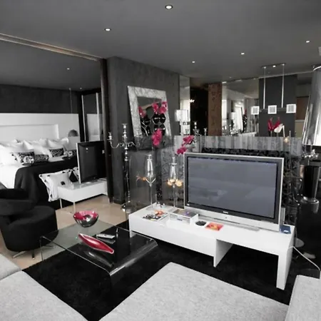 Penthouse Grand Noir