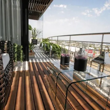 Penthouse Grand Noir *