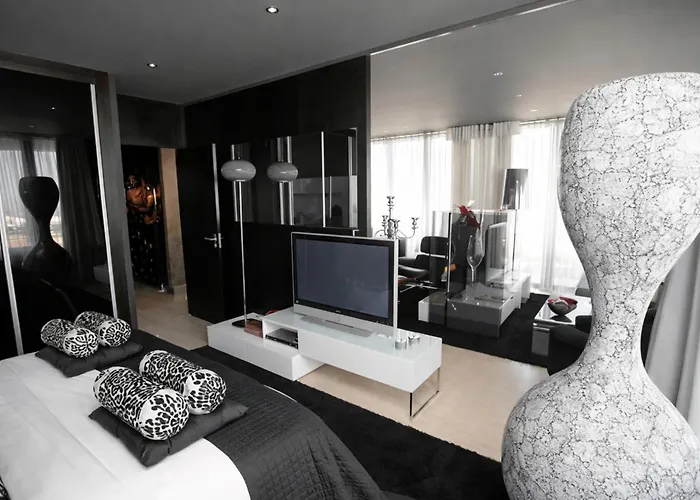 Penthouse Grand Noir *