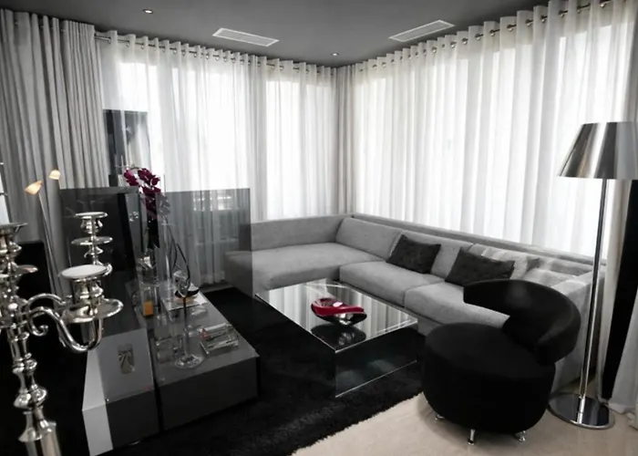 Penthouse Grand Noir * Guia (Faro)